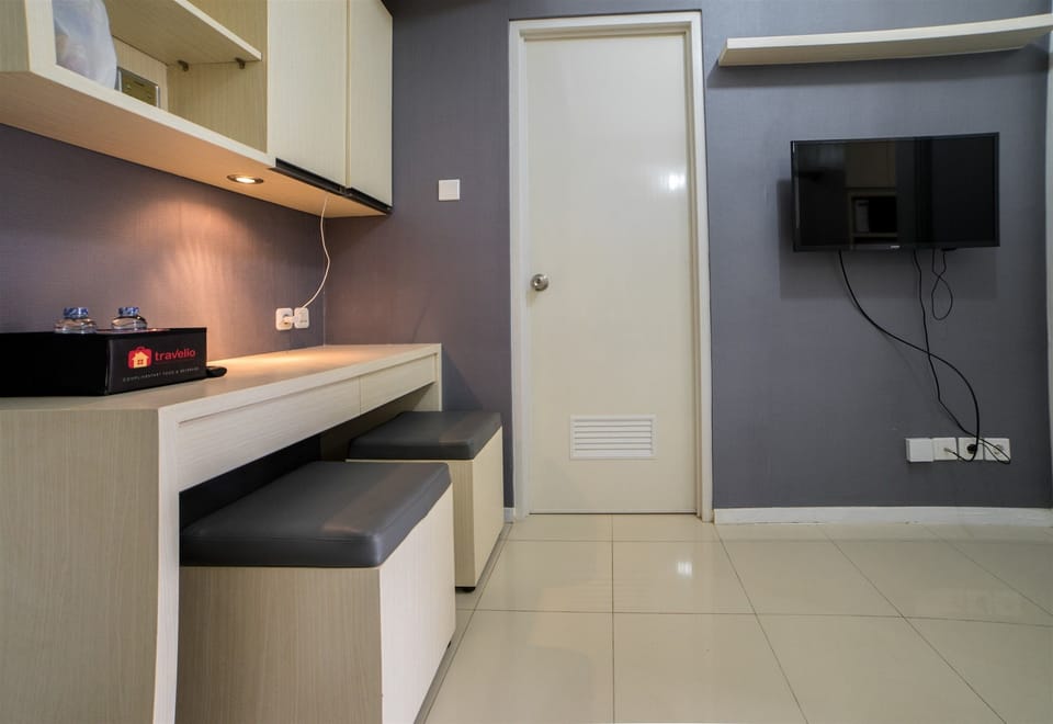 Room | Living area | TV