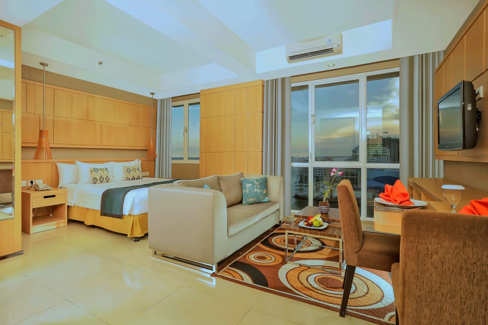 In-room safe, desk, blackout drapes, soundproofing