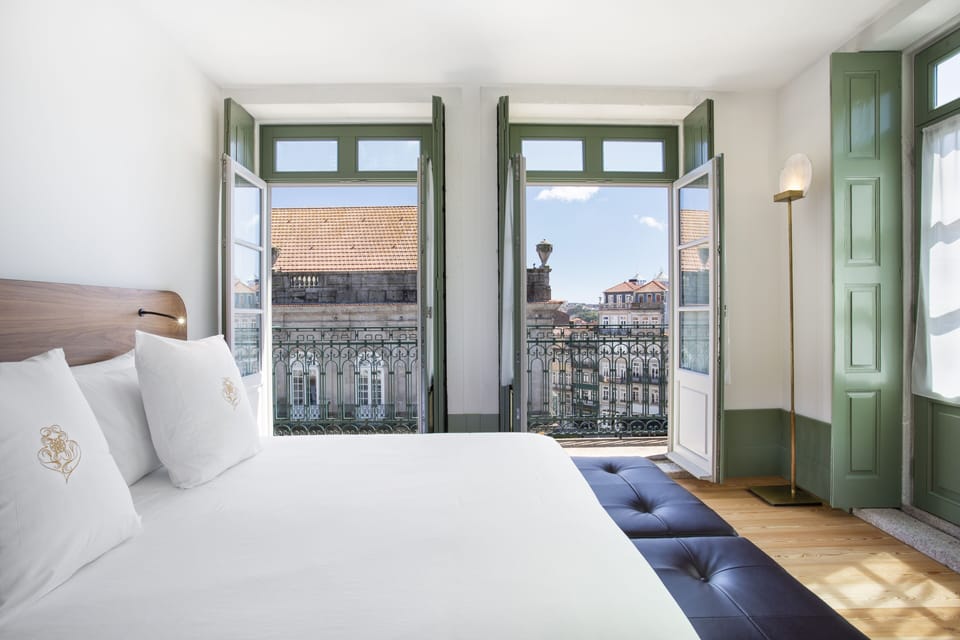 Superior Double Room | Minibar, in-room safe, desk, blackout drapes