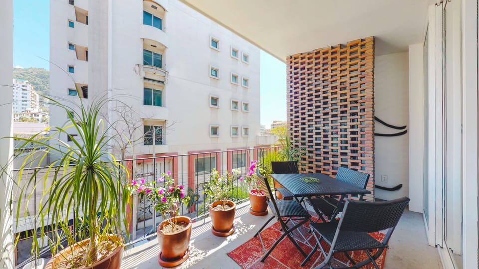 Condo - Image 1