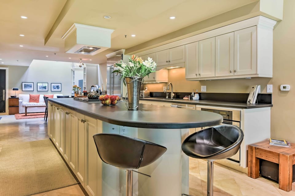 Kitchen | Toaster | Coffee Maker & Grinder | Crockpot | Spices