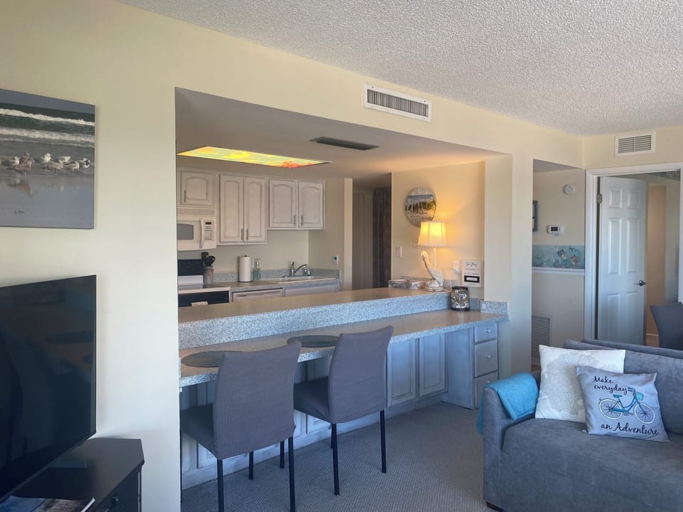 Additional seating at Breakfast bar