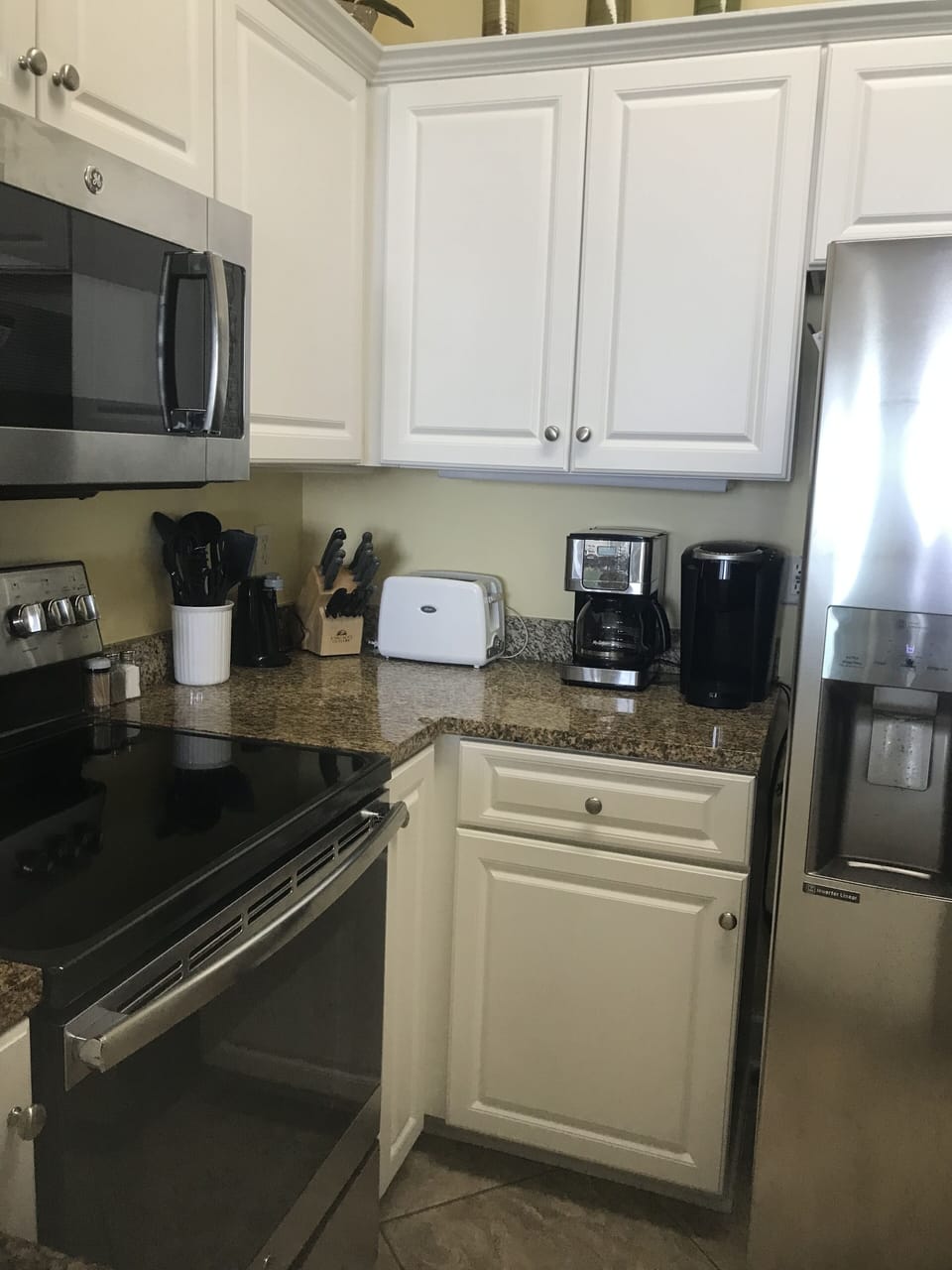 Kitchen
Regular and Keurig Coffee Pots
Toaster, Knife Set, Can Opener, Plus