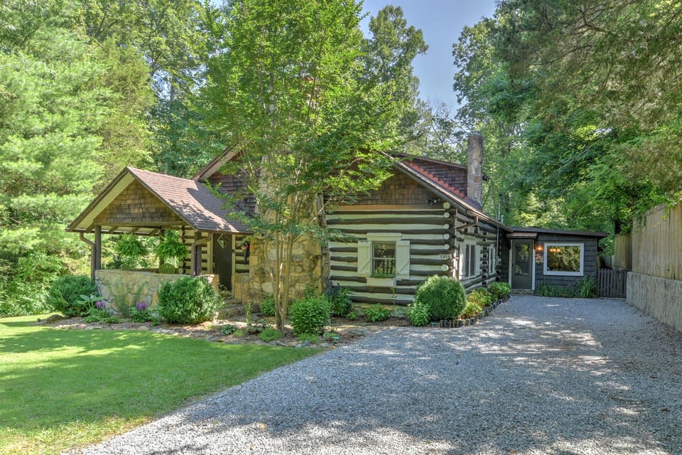 Front Entrance/Driveway/Kitchen Entry