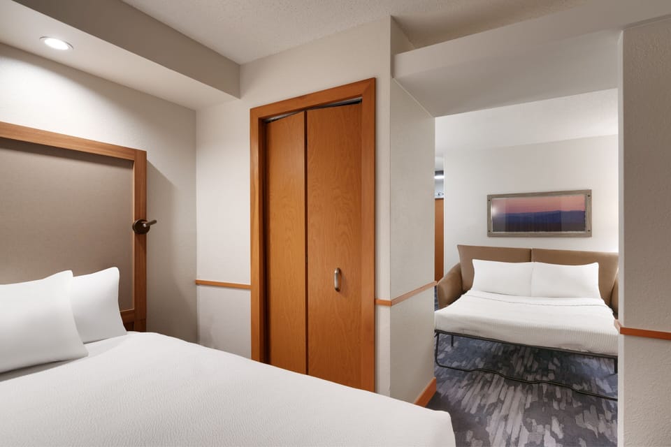 Premium bedding, in-room safe, desk, laptop workspace