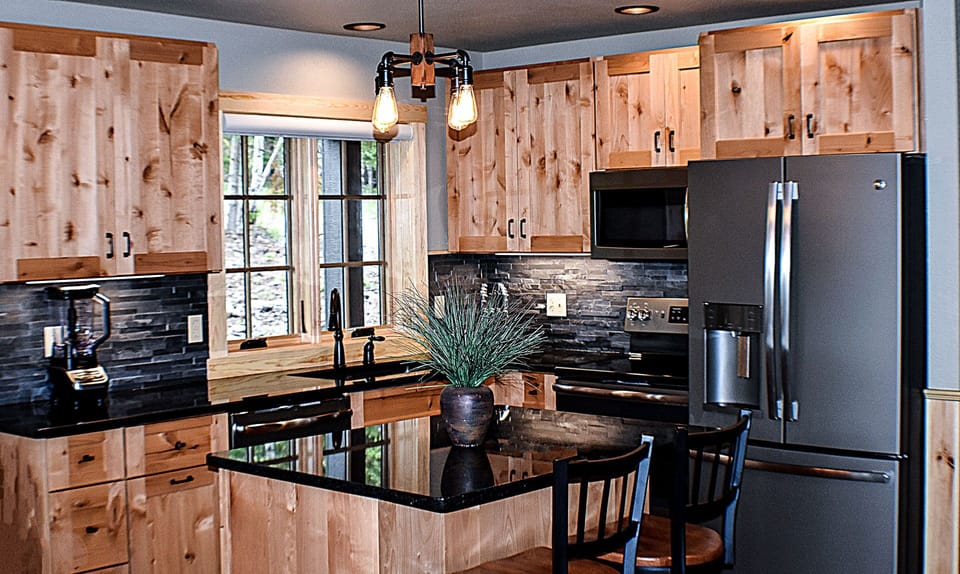 Well equipped kitchen for all of your needs.