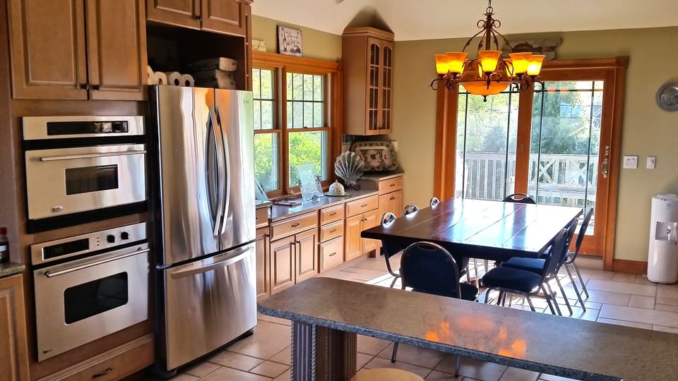 Dinning area off kitchen 