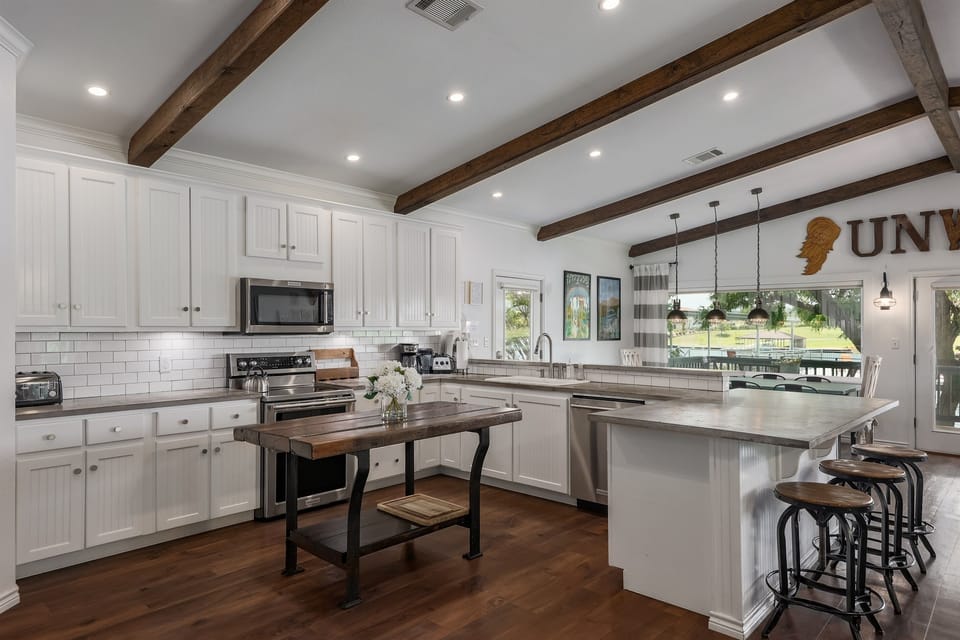 Kitchen with Island