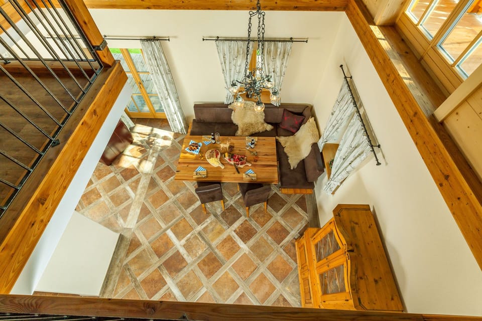 Exclusives Ferienhaus für bis zu 8 Personen, mit Wellnesbereich, Terrasse und Garten und Carport House in Bavaria