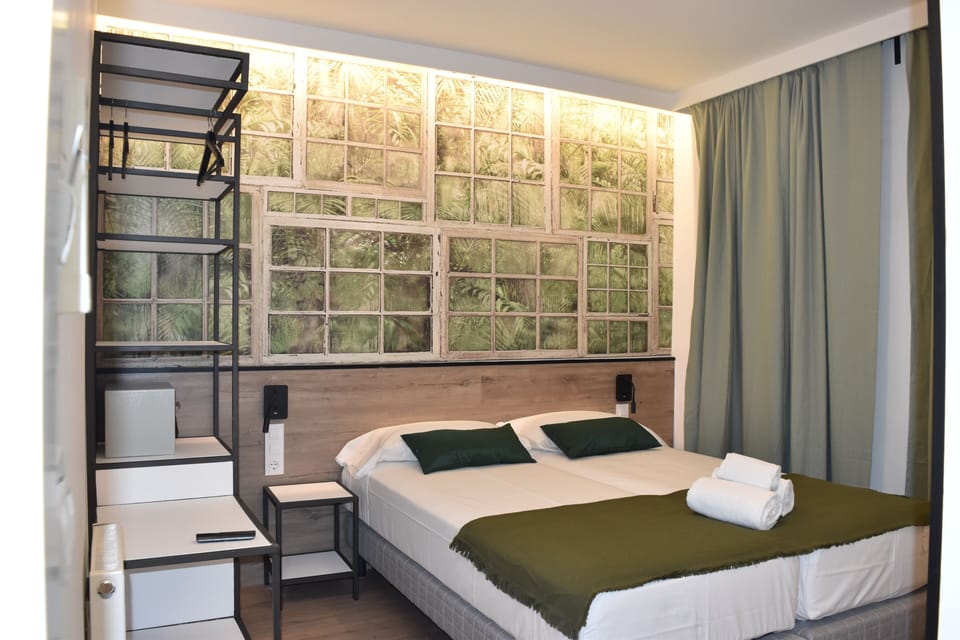 Basic Twin Room | Egyptian cotton sheets, premium bedding, down comforters