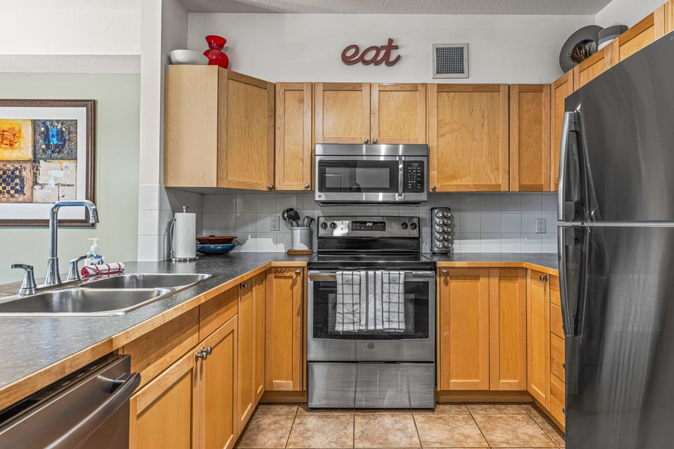 Unit 1:  Fully Stocked Kitchen to make your own gourmet meals. 