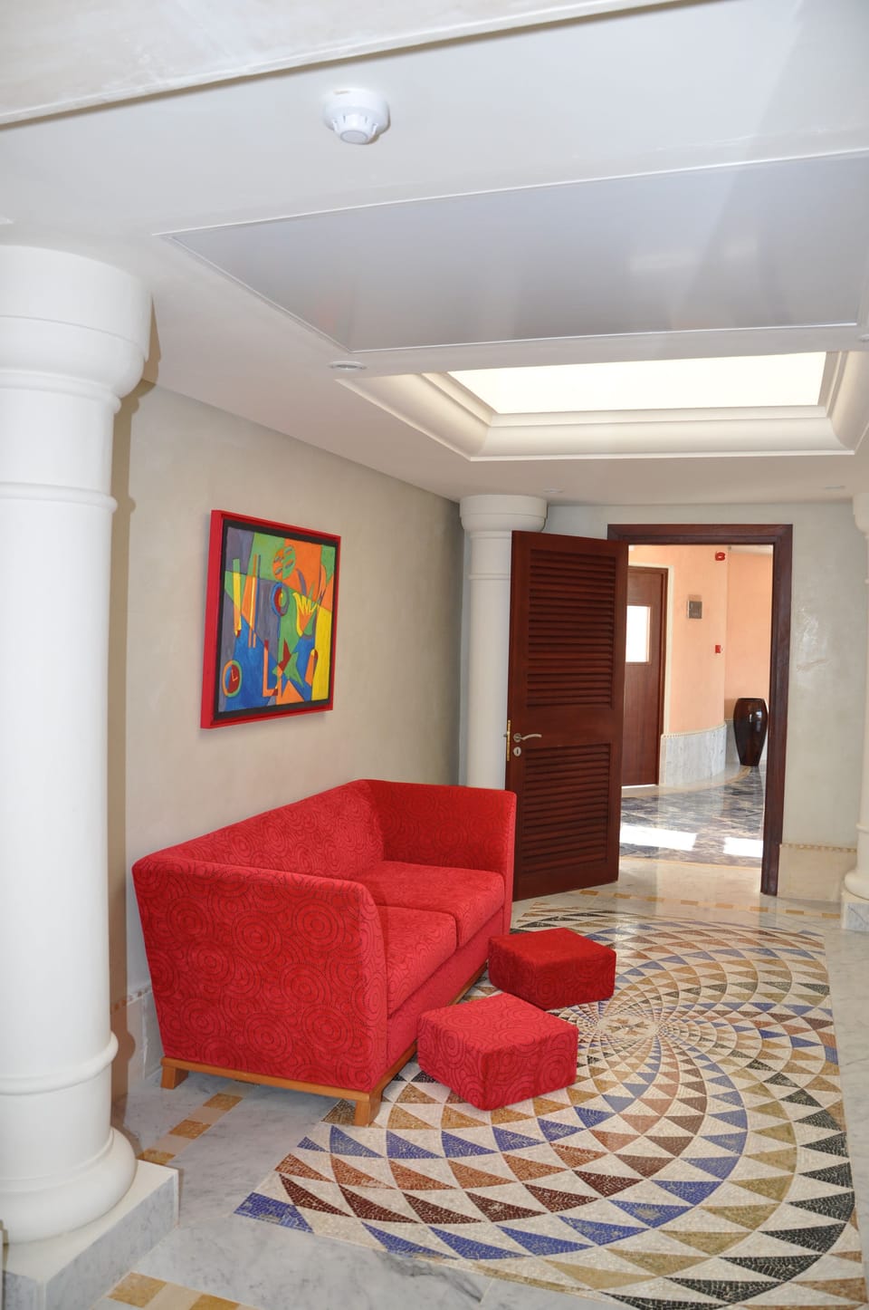 Couples treatment rooms, sauna, hot tub, steam room, hot springs
