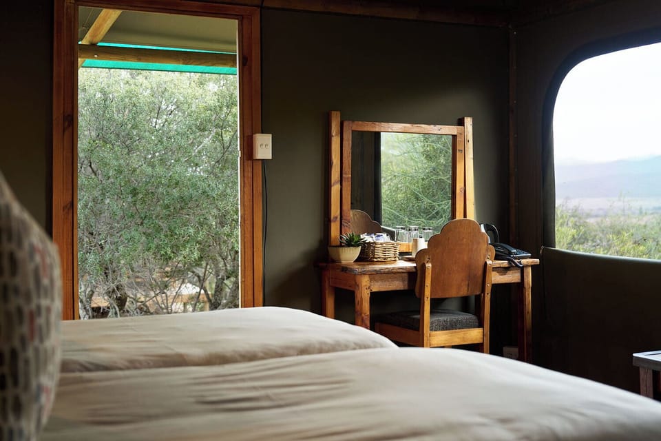 Family Room (Luxury) | Premium bedding, minibar, in-room safe, desk