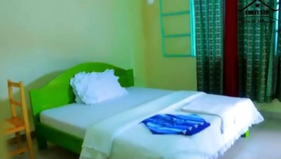 In-room safe, desk, iron/ironing board, WiFi (free)