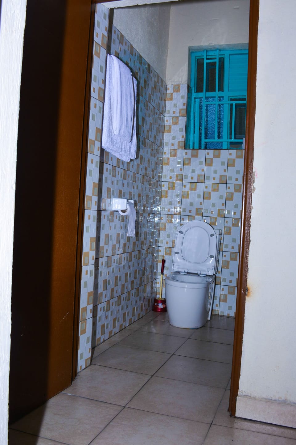 Basic Double Room, 1 Double Bed | Bathroom | Shower, slippers, towels