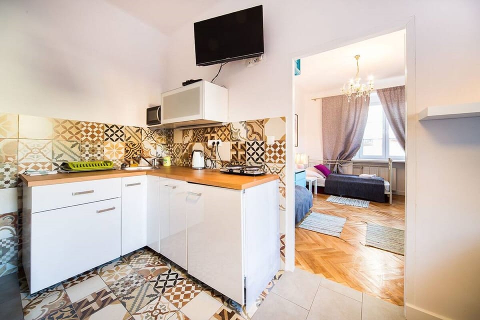 Basic Apartment, 2 Bedrooms, City View (3) | Private kitchenette