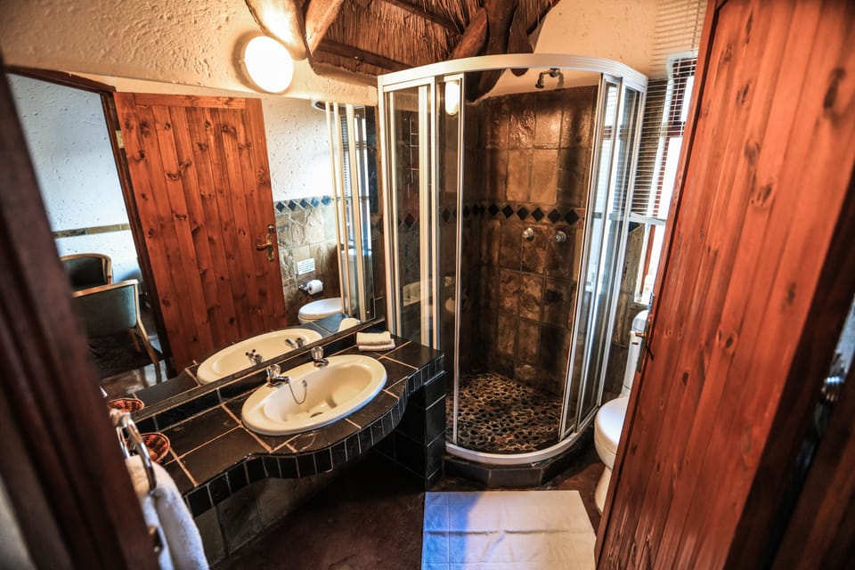 Standard Room, 1 Bedroom | Bathroom shower
