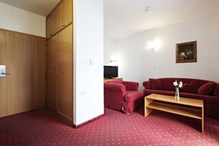 Suite | Minibar, in-room safe, desk