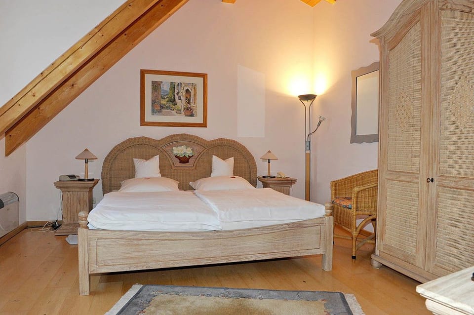 Minibar, in-room safe, iron/ironing board, free WiFi