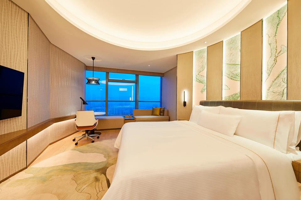 1 bedroom, minibar, in-room safe, individually decorated