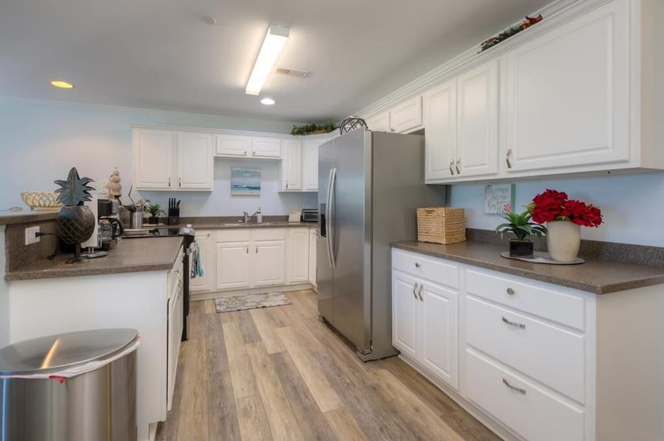 Kitchen
 GW 6-30-25
