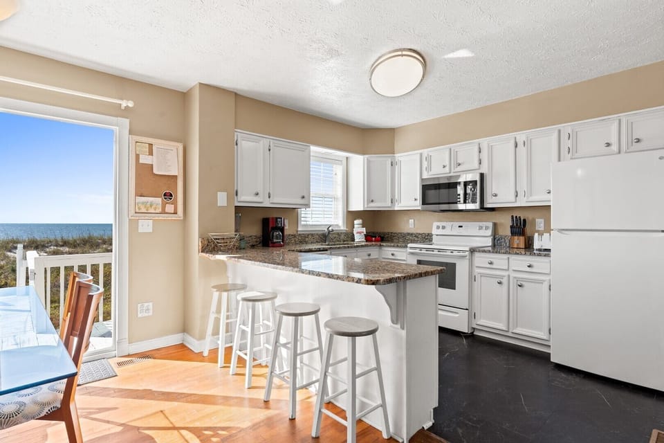 Kitchen
CAM 10-23-25