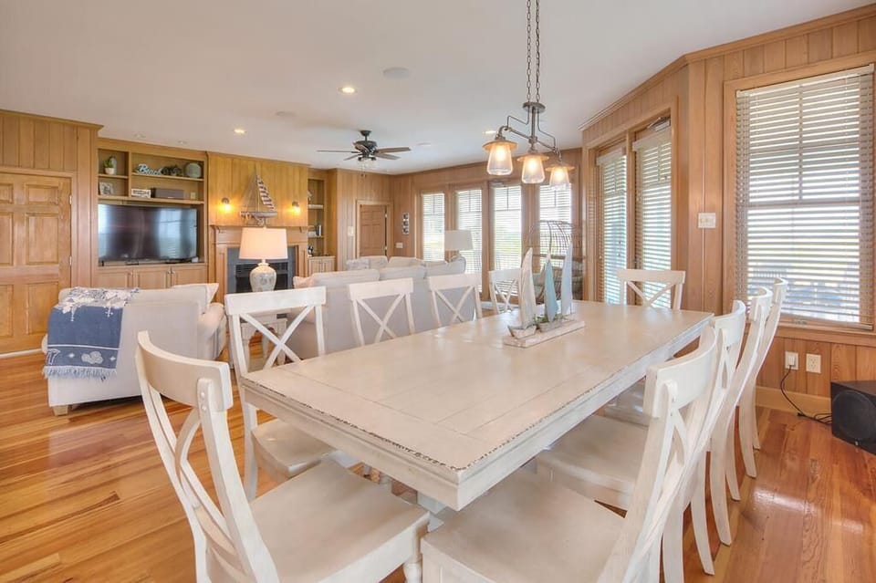 Dining Room
GW 5.30.23
