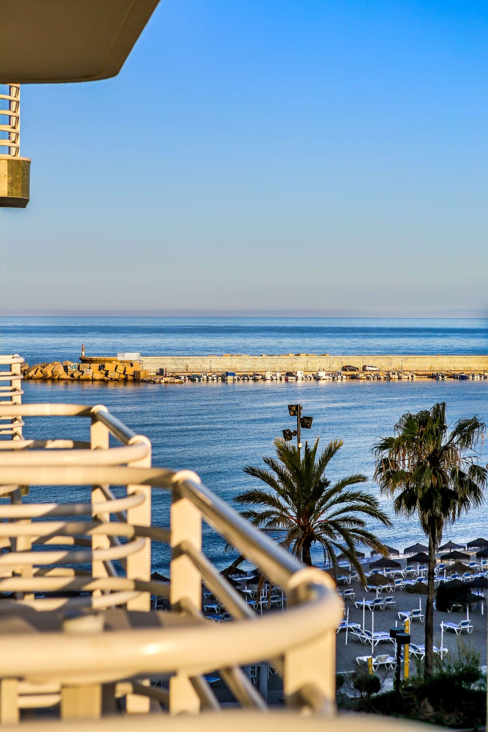 Blackout drapes, free WiFi, bed sheets