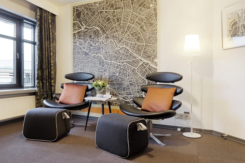 Suite,  Non Smoking | In-room safe, individually furnished, laptop workspace