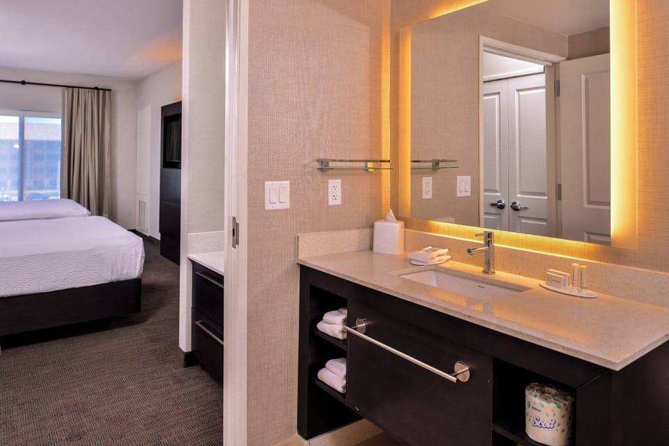 Suite, 1 Bedroom | Bathroom | Free toiletries, hair dryer, towels