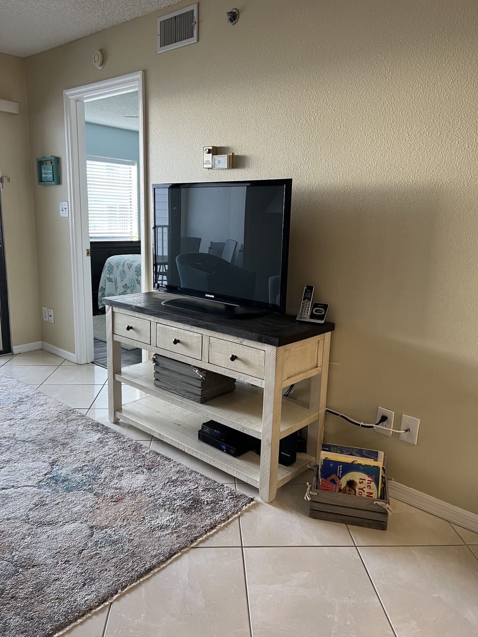 Television (spectrum cable)
