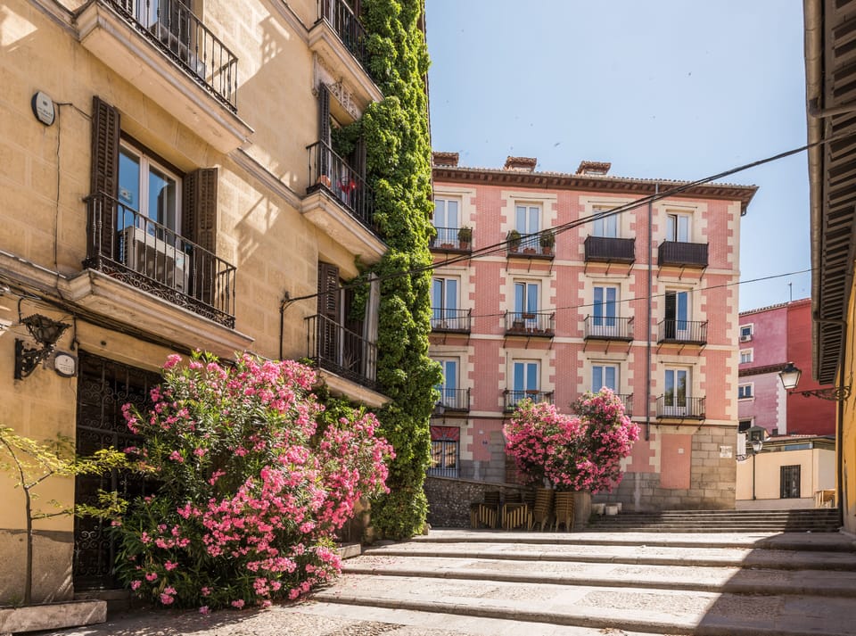 Calle del Rollo from Calle Segovia Entrance.