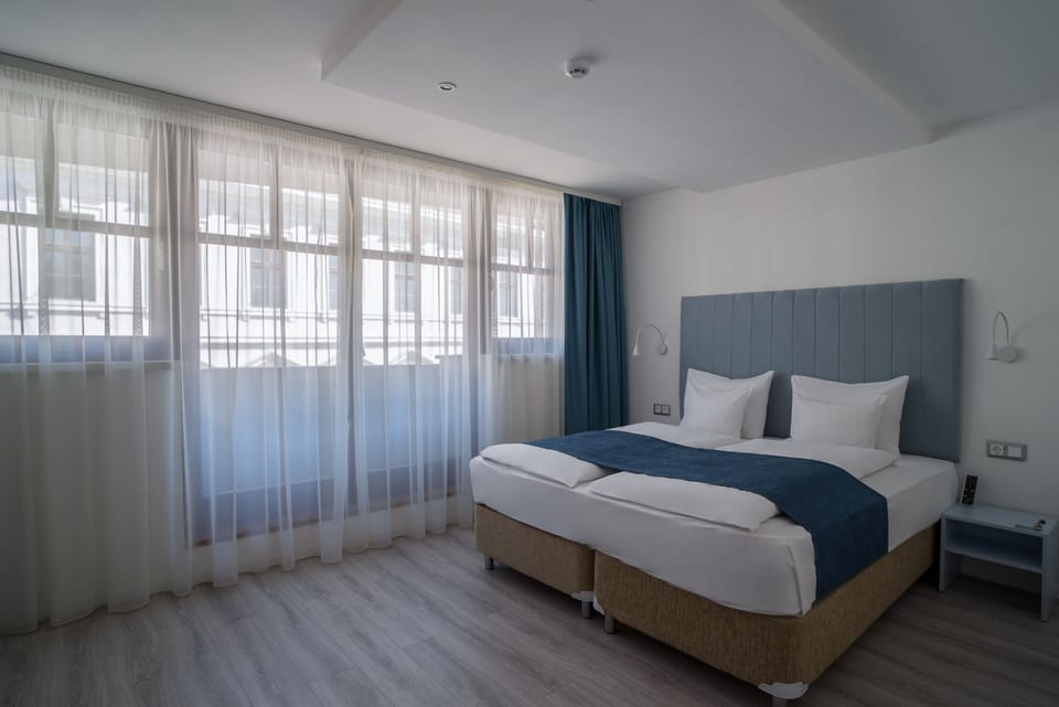 Superior Double Room with Air Conditioner | In-room safe, individually decorated, desk, free WiFi