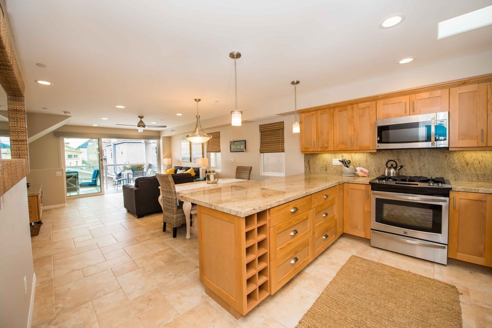 open view of 2nd floor from kitchen. 