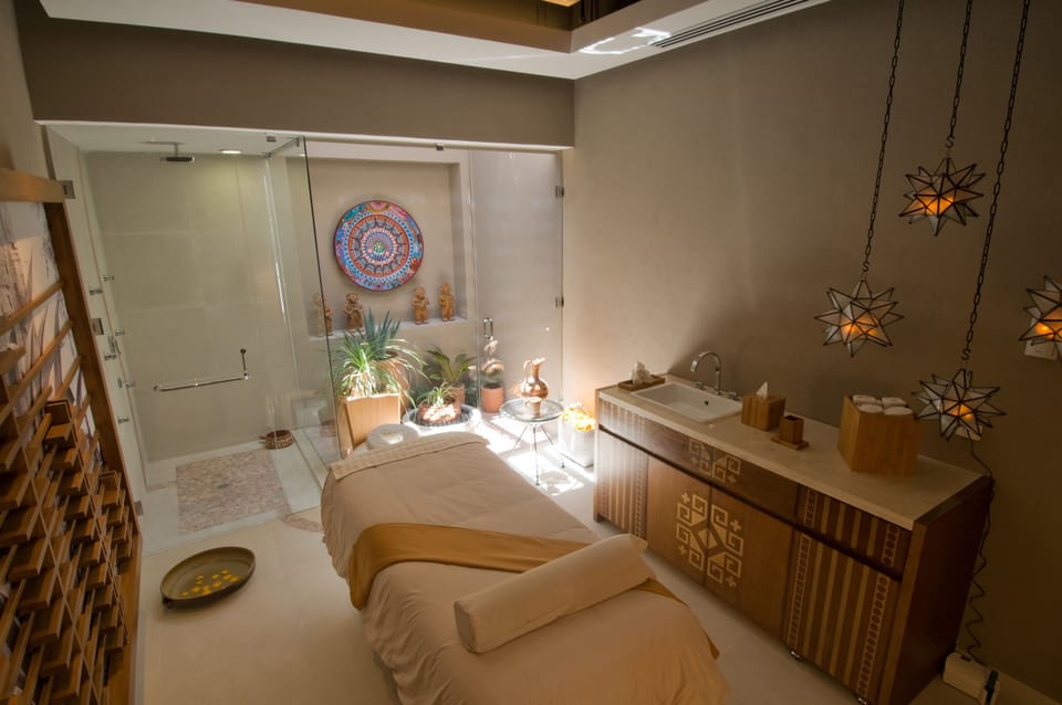 Sauna, hot tub, steam room, Turkish bath, body treatments, hydrotherapy