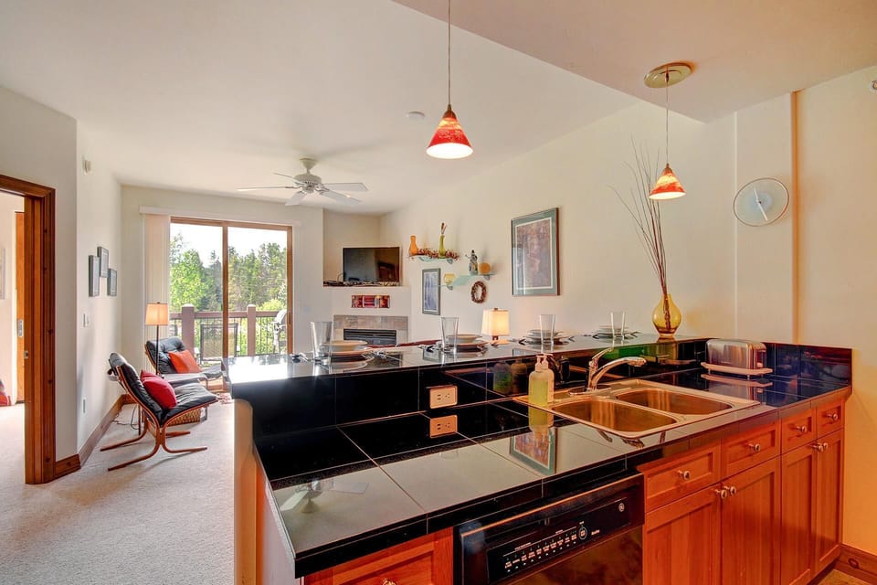 Condo, 2 Bedrooms | Private kitchen | Coffee/tea maker, fridge, oven, toaster