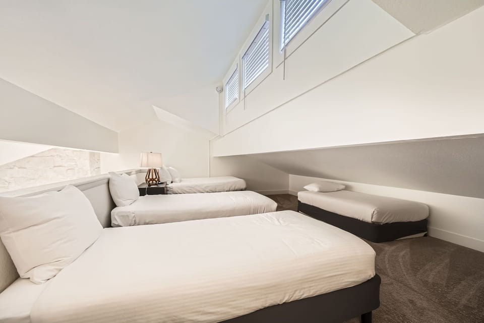 Condo, 2 Bedrooms | Interior