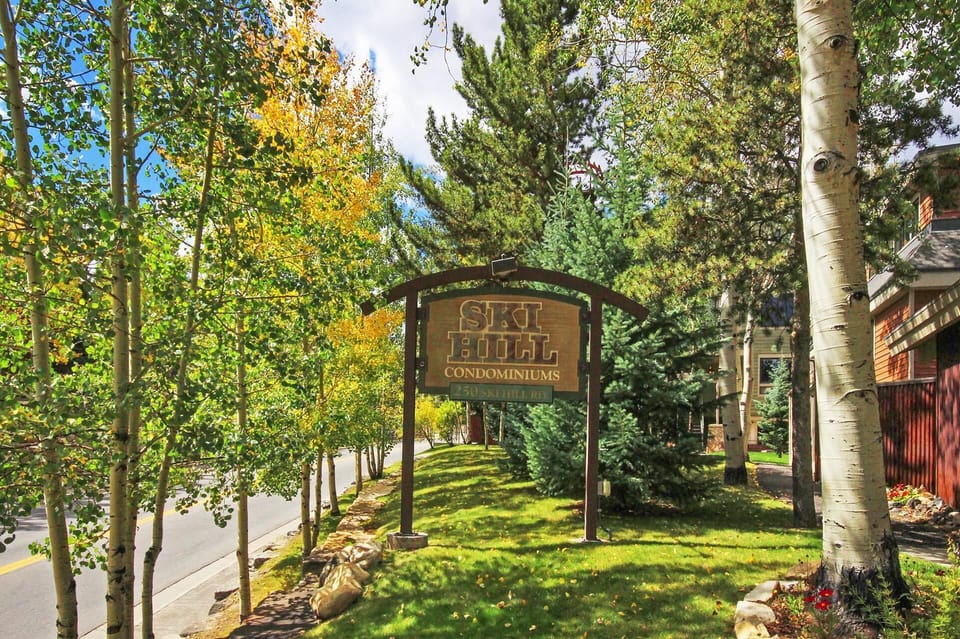Condo, 3 Bedrooms | Front of property