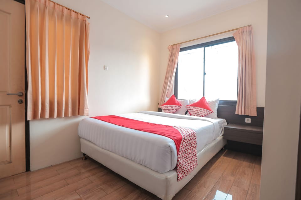 Standard Double Room | Desk, free WiFi, bed sheets