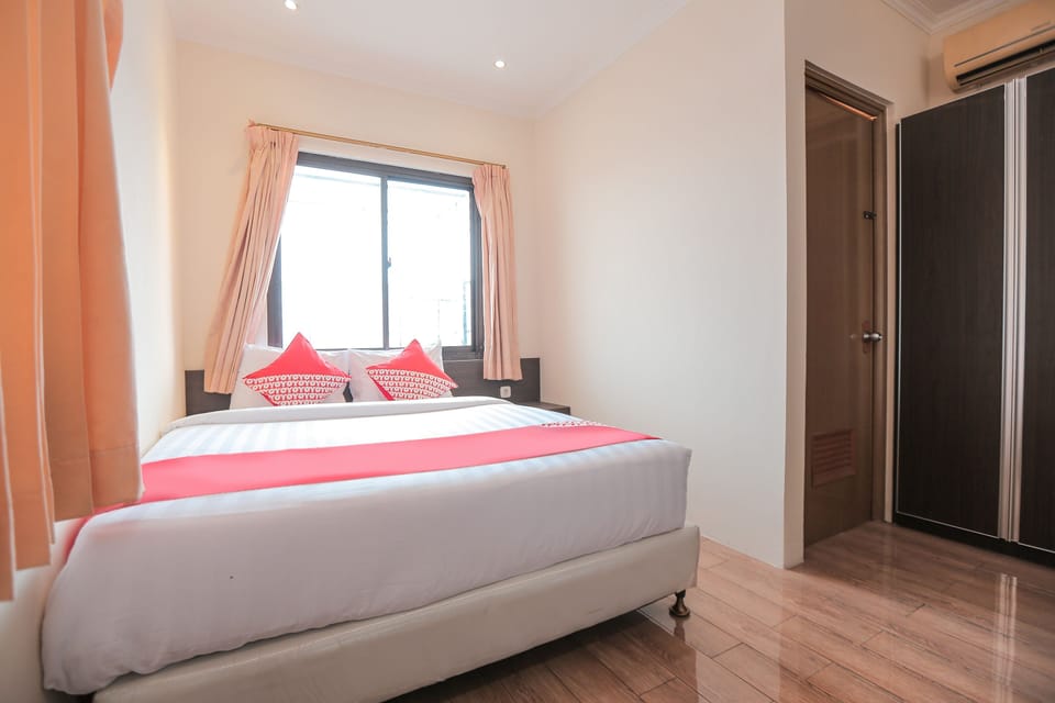 Standard Double Room | Desk, free WiFi, bed sheets