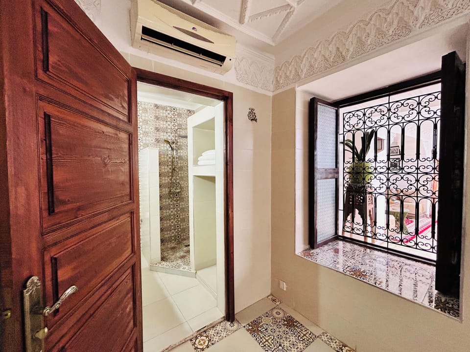 Junior Double Room (Ivoie) | In-room safe, individually decorated, free WiFi, bed sheets
