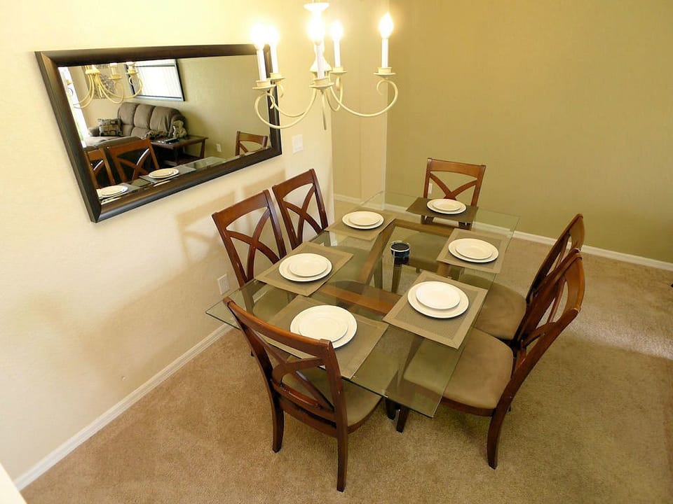 Family Townhome, Garden Area | Dining