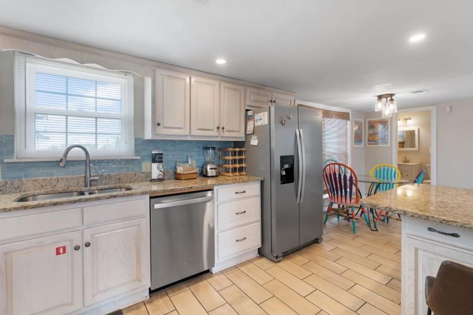 Sunset Daze Kitchen
