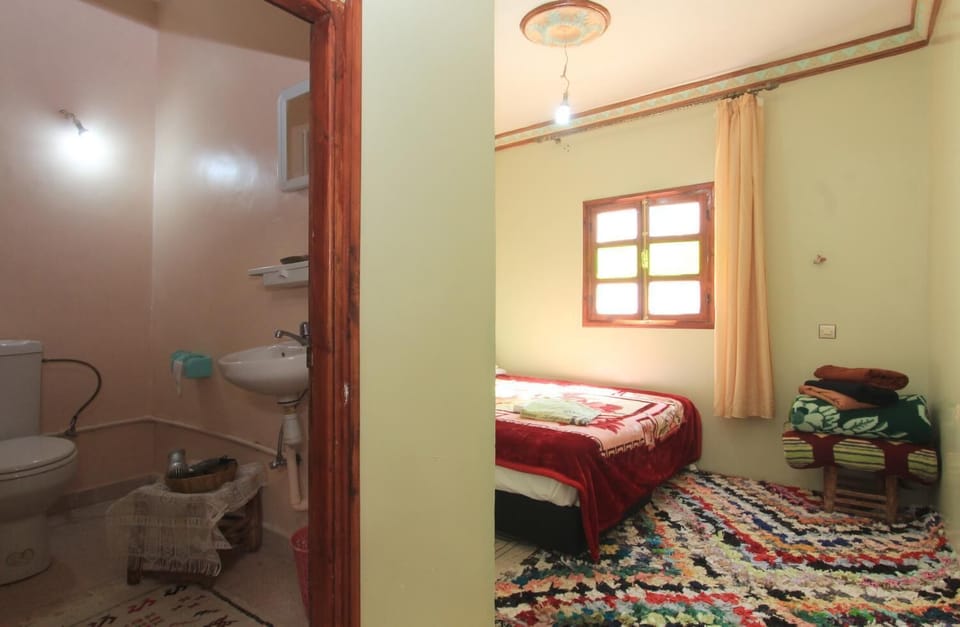 Desk, blackout drapes, iron/ironing board, free WiFi
