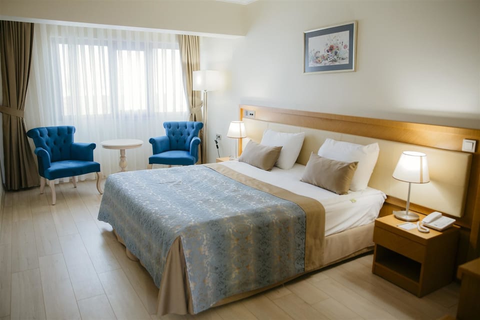 Minibar, in-room safe, desk, soundproofing