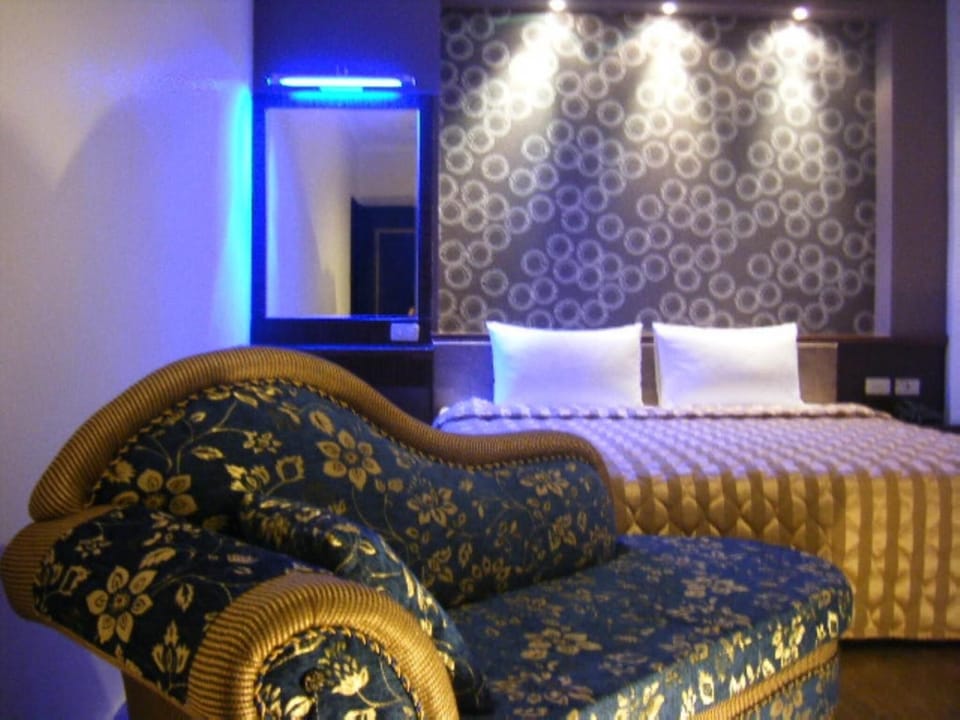 Desk, blackout drapes, free WiFi, bed sheets