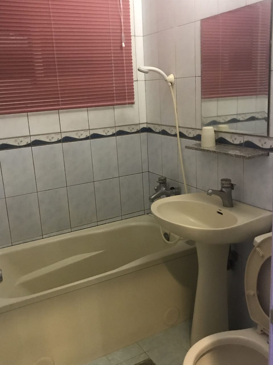 Exclusive Double Room, 1 Queen Bed, Non Smoking | Bathroom | Combined shower/tub, rainfall showerhead, free toiletries, hair dryer