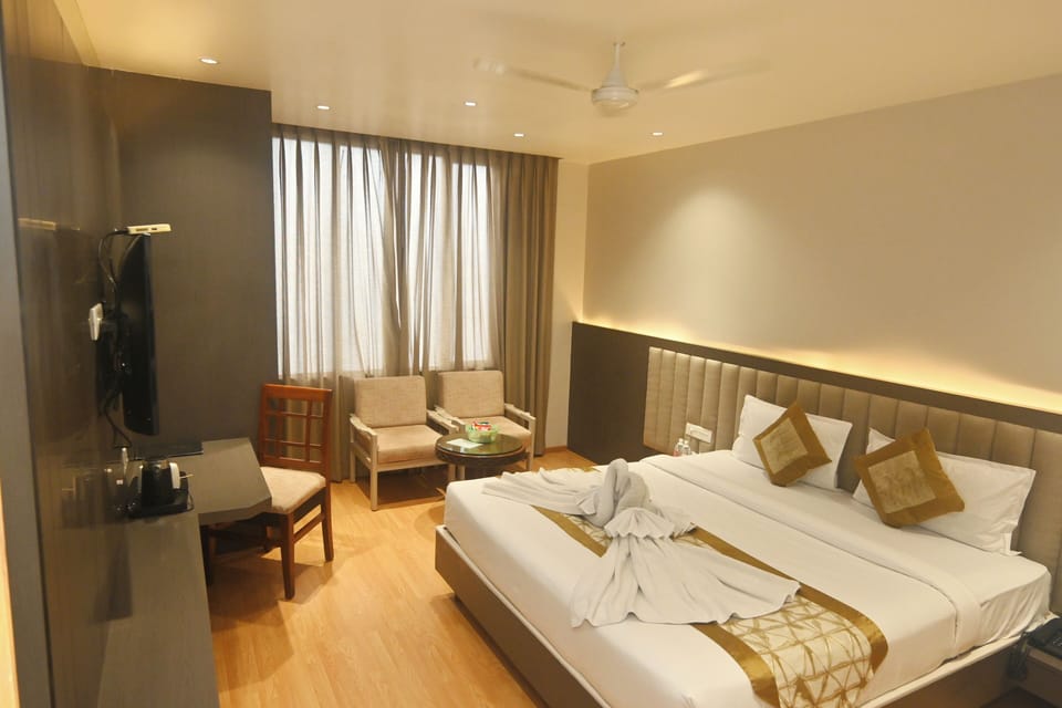 Superior Room | 1 bedroom, desk, WiFi (free), bed sheets