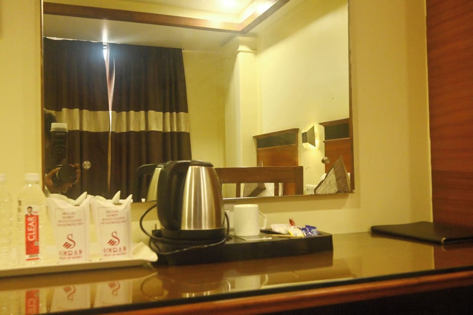 Executive Room | 1 bedroom, desk, WiFi (free), bed sheets