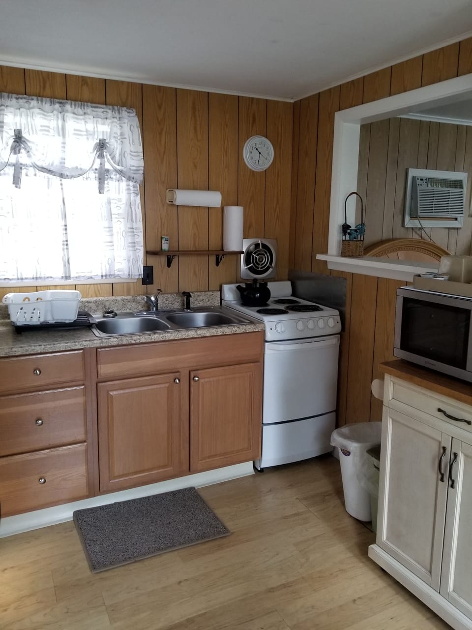 Standard Suite, 2 Double Beds, Non Smoking | Free WiFi, bed sheets